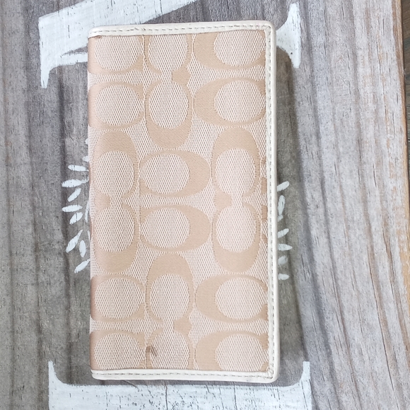 COACH C PRINT CHECK BOOK COVER - Picture 2 of 4